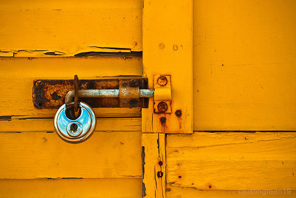 yellow paint