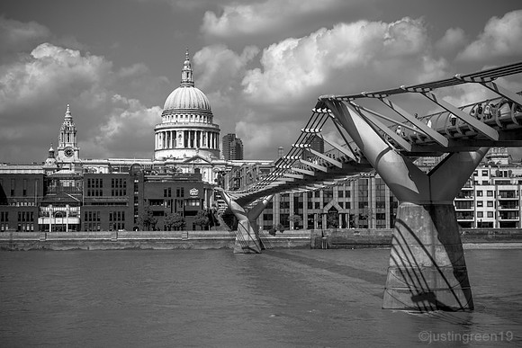 St Pauls Cathedral Millenium Bridge