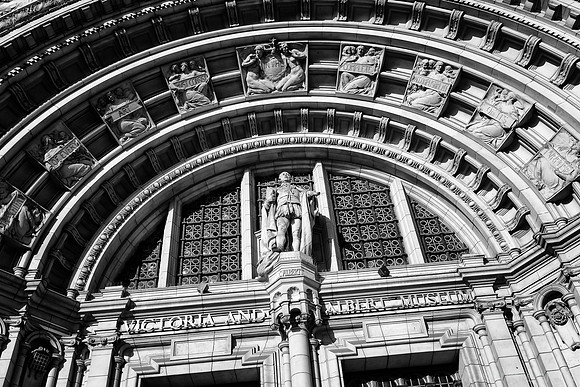 V&A