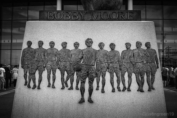 wembley statue