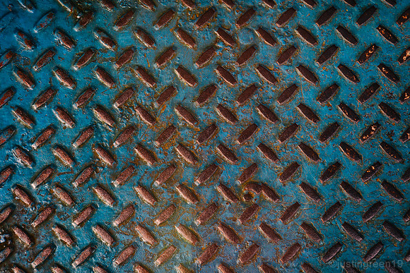 metal grate pattern